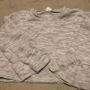 Stem 8. Cropped sweatshirt.